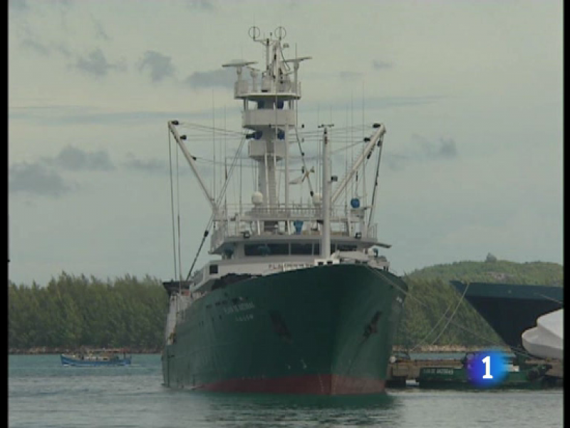  La Fragata Canarias llega a puerto