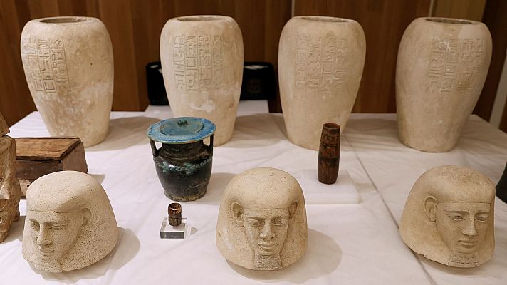 El mundo en 24 horas - Vuelven a su país de origen 36 piezas expoliadas en Egipto y recuperadas por la Guardia Civil