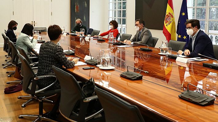 El Gobierno niega que haya llegado "tarde" para combatir la sexta ola de la pandemia