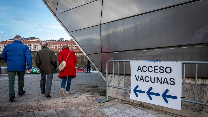 Telediario 1 - La primera vacuna contra la COVID-19 cumple un año