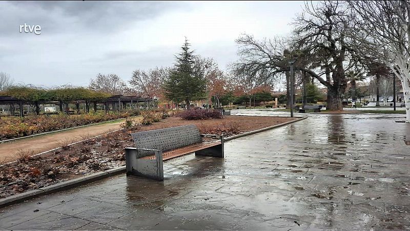 En el oeste de Canarias, rachas muy fuertes y precipitaciones localmente fuertes, acompañados de tormentas - ver ahora