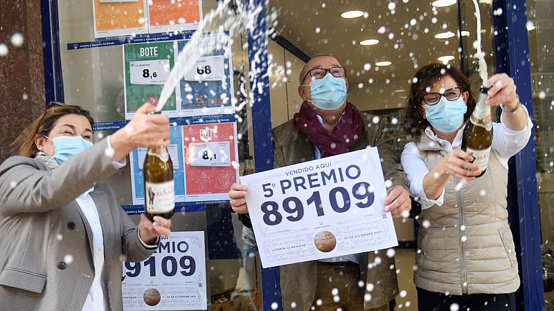 Club de Judo de Avilés celebra un quinto premio de la Lotería de Navidad 