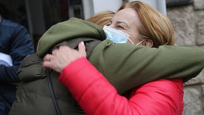 Telediario 2 - El barrio de Alcosa, Sevilla, se llena de alegría gracias a la lotería cuando más les hacía falta