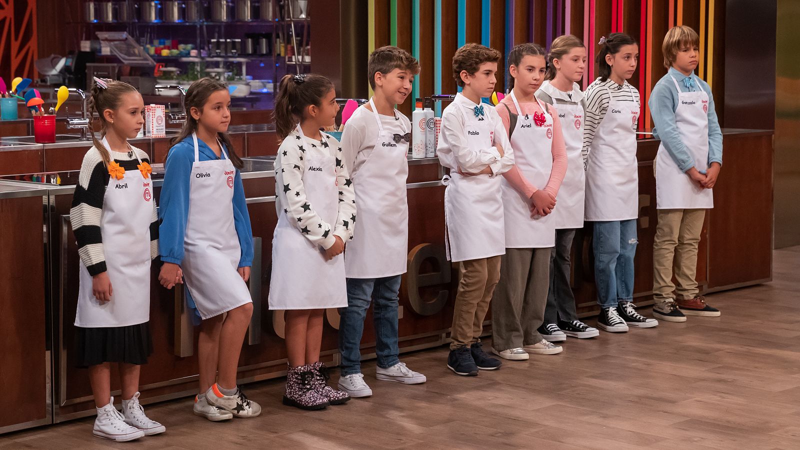 MasterChef Junior 9 I Abril llena de lazos de la suerte a todos los aspirantes