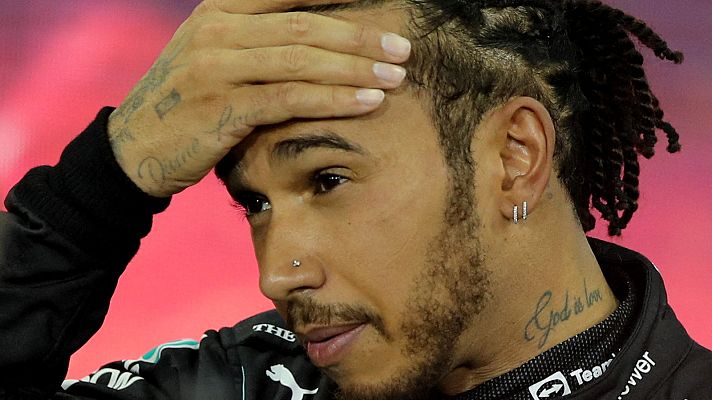 Telediario 1 - Mercedes presenta su nuevo motor con dudas sobre Hamilton