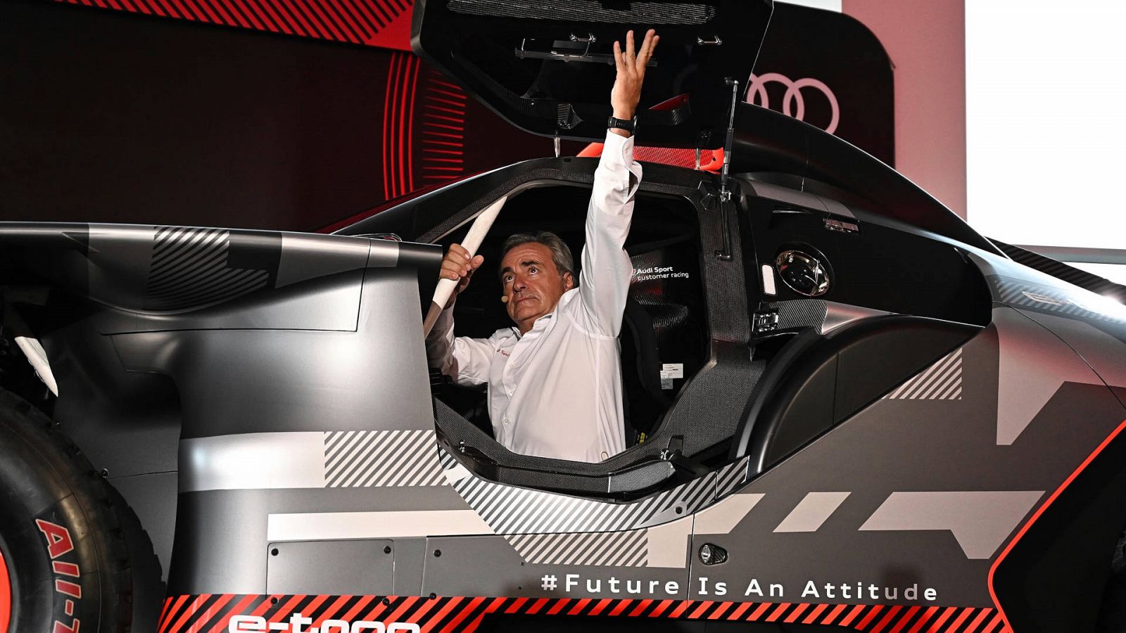 Carlos Sainz: "Intentar ganar el Dakar con un híbrido es un reto inmenso" -- Ver ahora