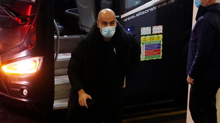 Telediario Fin de Semana - Guardiola reivindica el uso de las mascarillas en los estadios: "Me sorprende que nadie las usa"