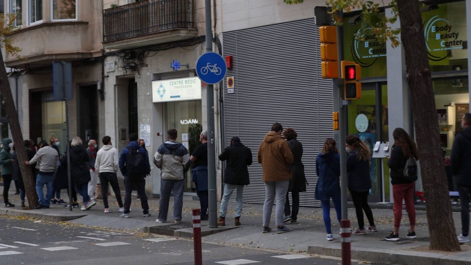 Ómicron pone en jaque la atención primaria en toda España