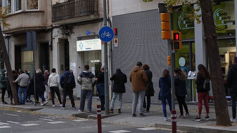 Ómicron pone en jaque la atención primaria en toda España