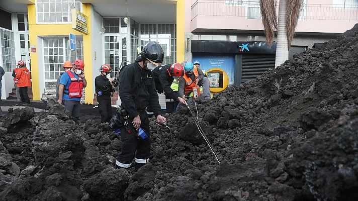 Comienza la reconstrucción de La Palma con la retirada de la colada en La Laguna