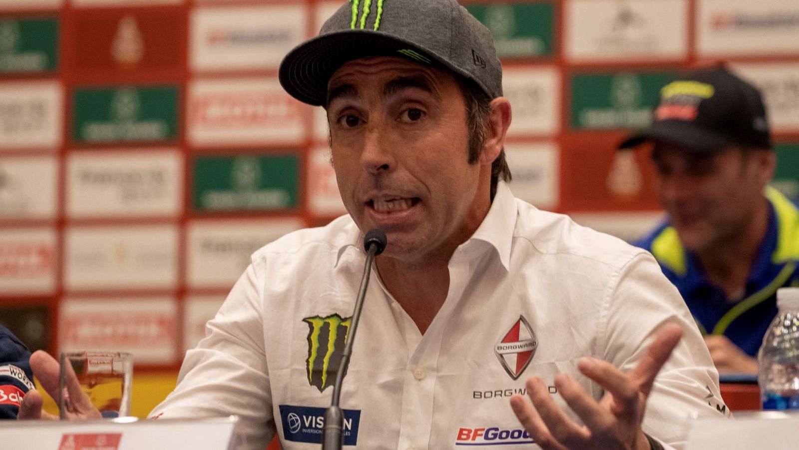 Dakar 2022 | Rencuentro entre Nani Roma y Álex Haro | Ver