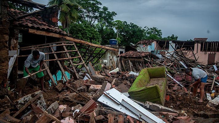 Telediario 2 - Las inundaciones en Brasil dejan al menos 21 muertos y más de 300 heridos