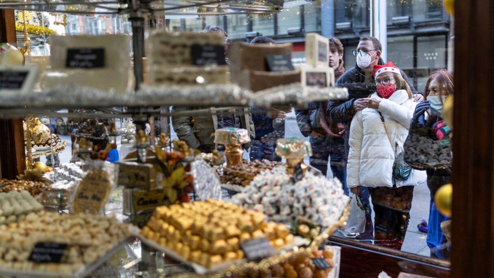 Los tradicionales dulces navideños vuelven estos días a los hogares