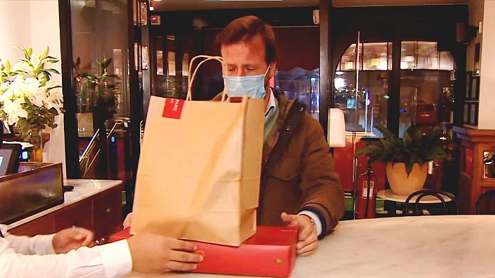 Telediario 1 - La comida para llevar se consolida en España: crece un 68 % con respecto a 2019