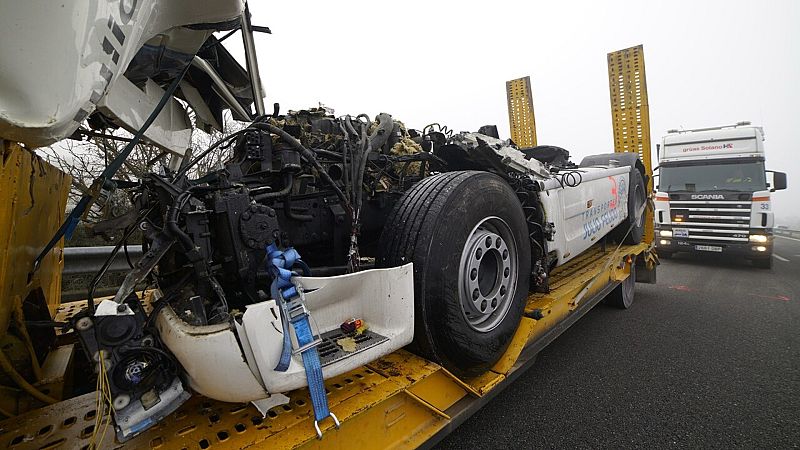 Mueren tres personas en un accidente en la AP-2 en Lleida - Ver ahora