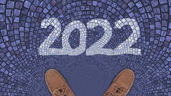 Telediario 2 - Los primeros cambios en 2022: la subida de las pensiones, el bono joven y el impuesto de matriculación