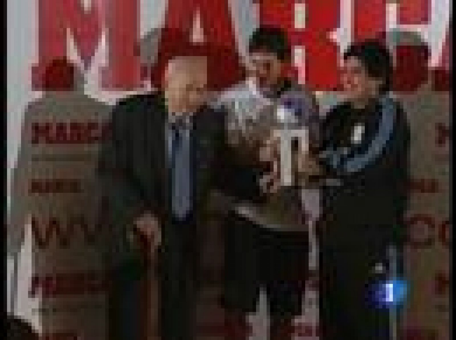 El argentino del Barcelona ha sido galardonado con el premio al mejor jugador del año otorgado por el diario Marca. Ha estado acompañado de Di Stefano y Maradona.