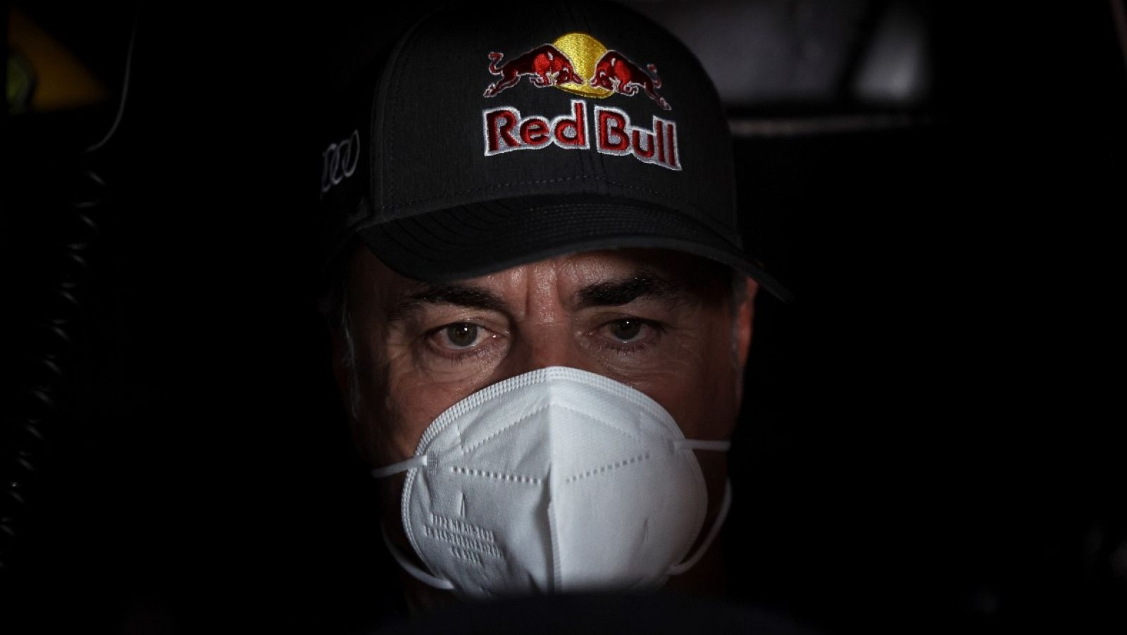 Carlos Sainz: "Es una pena que el segundo día del Dakar estemos sin opciones"