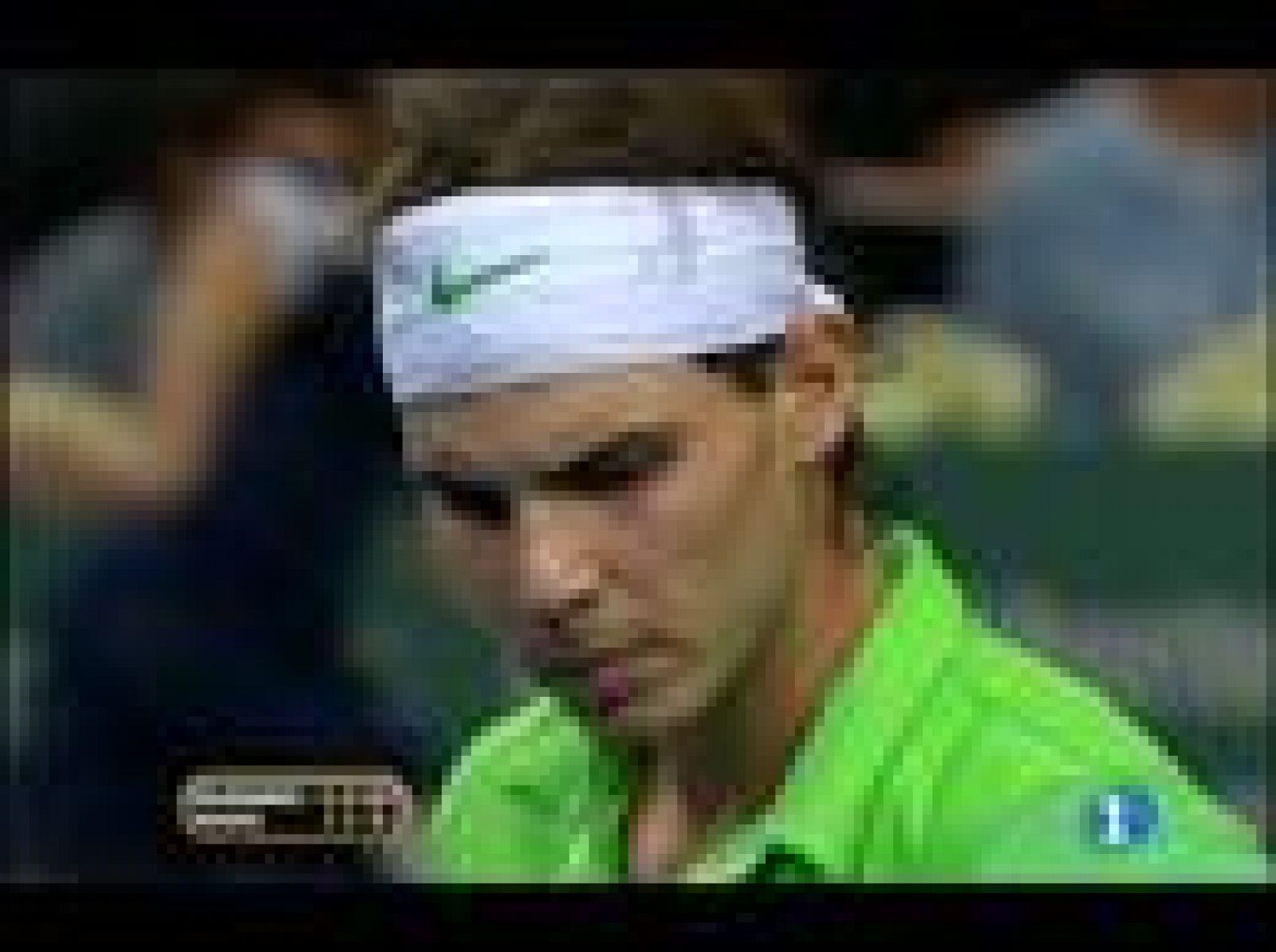 Rafa Nadal se ha estrenado en París ante su compatriota Nicolás Almagro, que jugó un gran partido pero acabó mermado por sus problemas físicos.