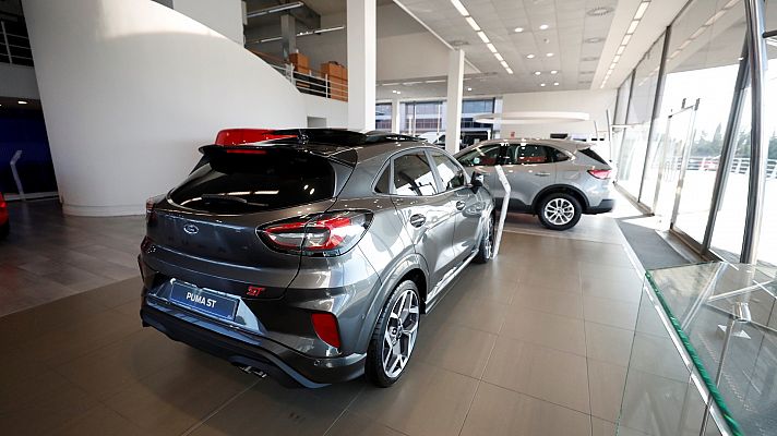 Telediario 1 - Sube el impuesto de matriculación: los nuevos vehículos pueden ser hasta 1.000 euros más caros