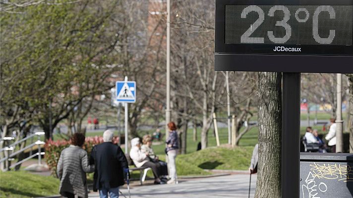 Telediario 1 - Tiempo primaveral en invierno, un efecto del cambio climático