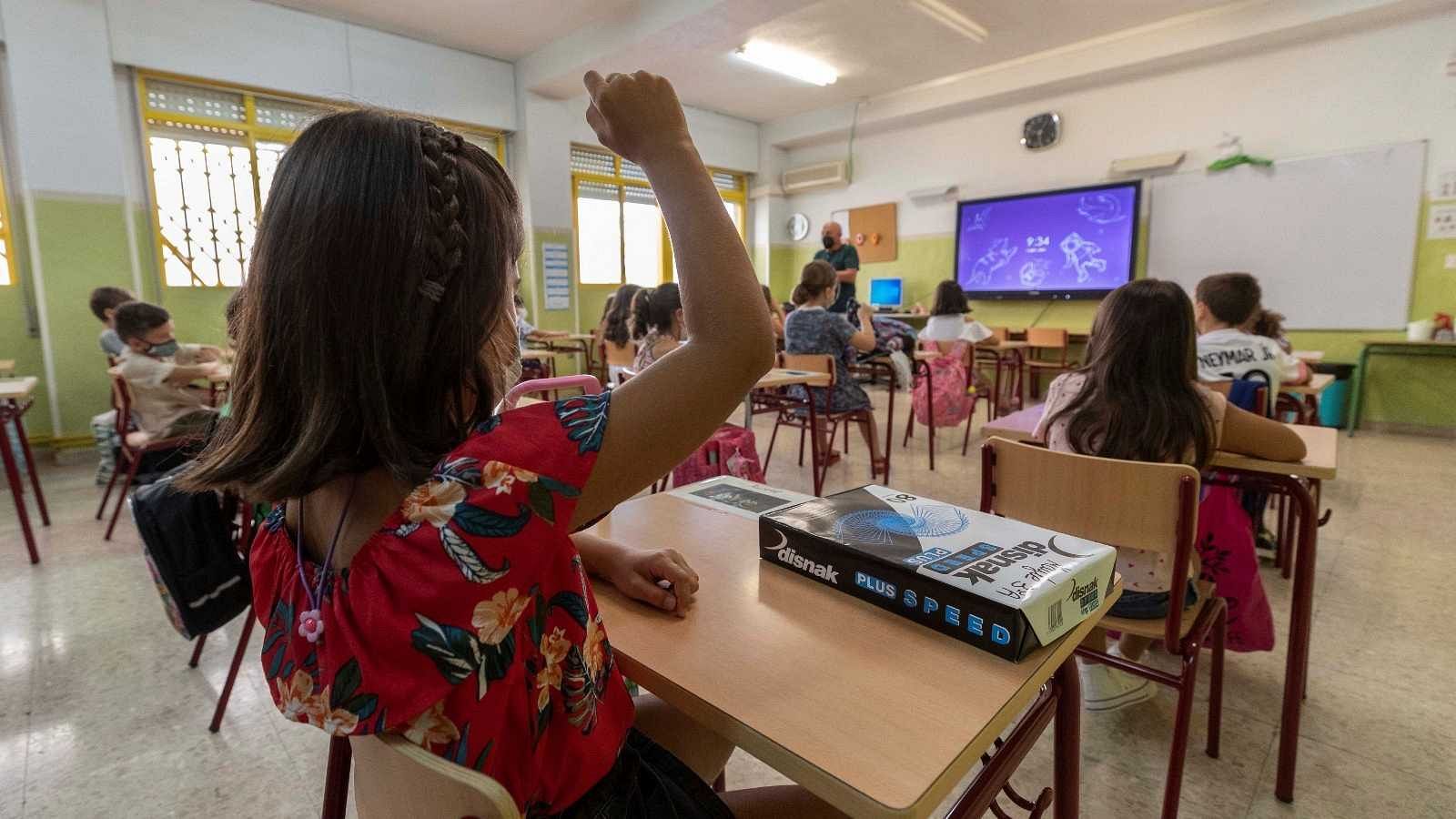 Los estudiantes volverán a las aulas desde el lunes