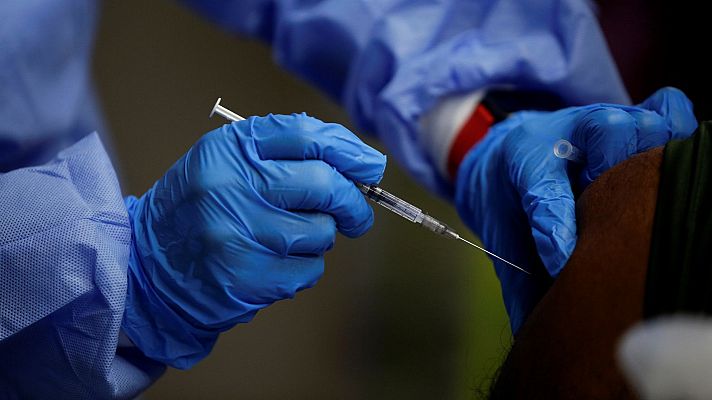 La inmunóloga Eva Martínez Cáceres, sobre las vacunas esterilizantes: "Serían lo ideal porque evitaría la transmisión"
