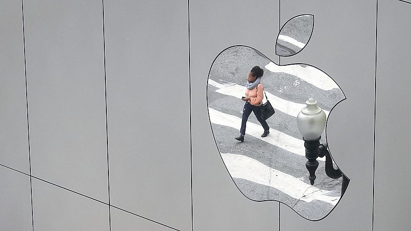 Apple, primera compañía que alcanza un valor de tres billones de dólares en bolsa