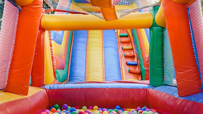 Telediario 1 - Los requisitos de seguridad en los castillos hinchables: anclajes reforzados, buen tiempo y vigilancia