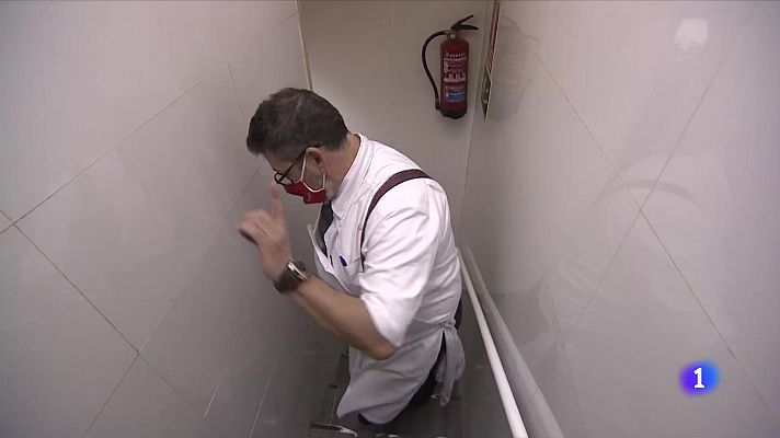 Telediario 1 - Colas desde primera hora para comprar el tradicional roscón de Reyes