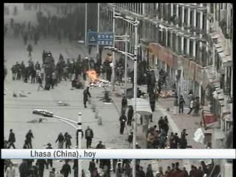 Los medios oficiales chinos han confirmado que 105 tibetanos que participaron en los disturbios del viernes en Lhasa se han entregado a lass fuerzas de seguridad chinas