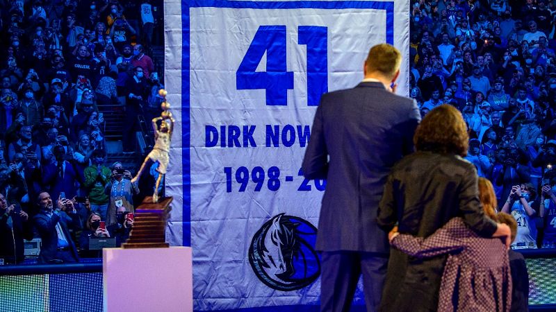 Los Dallas Mavericks retiran la camiseta de Dirt Nowitzki