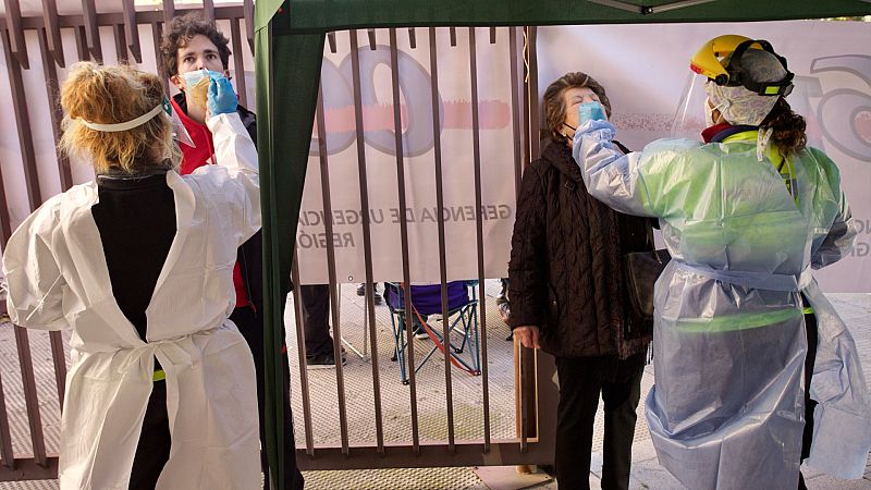 La sexta ola marca una Navidad repleta de contratiempos en los hogares españoles  