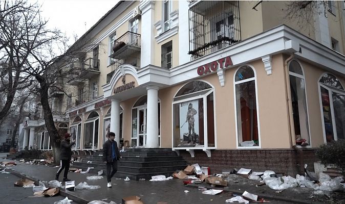 Telediario 1 - El presidente de Kazajistán autoriza "disparar a matar" a los manifestantes