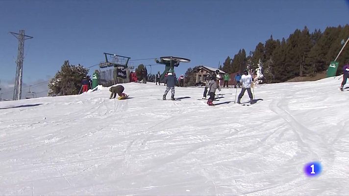 Telediario 1 - Las pistas de esquí se vuelven a llenar