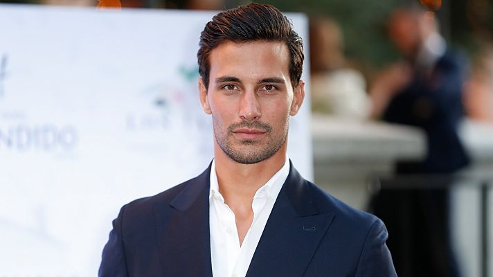 Flash moda - Por qué el ex futbolista Jaime Astrain arrasa como modelo