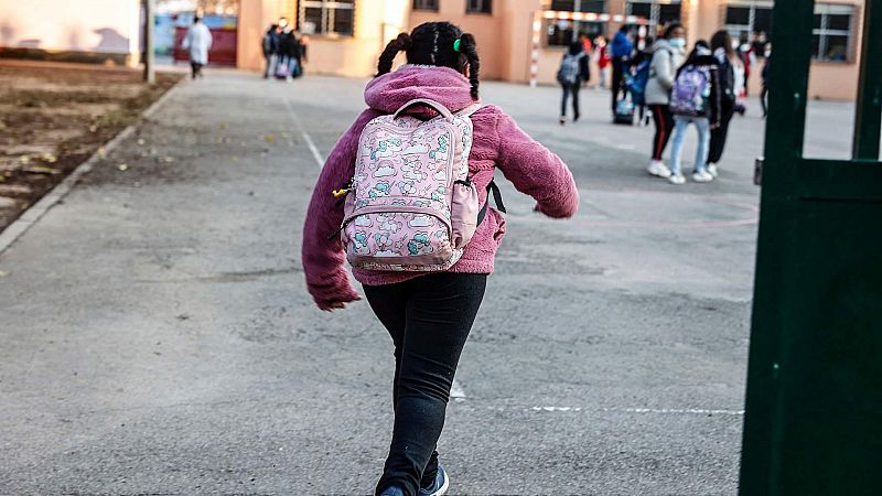 'Vuelta al cole' con cuarentenas flexibles y temor a las bajas de los profesores