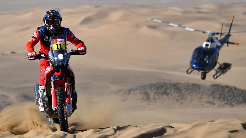 Santolino y Barreda mantienen sus opciones en el Dakar 2022 tras la victoria de Cornejo