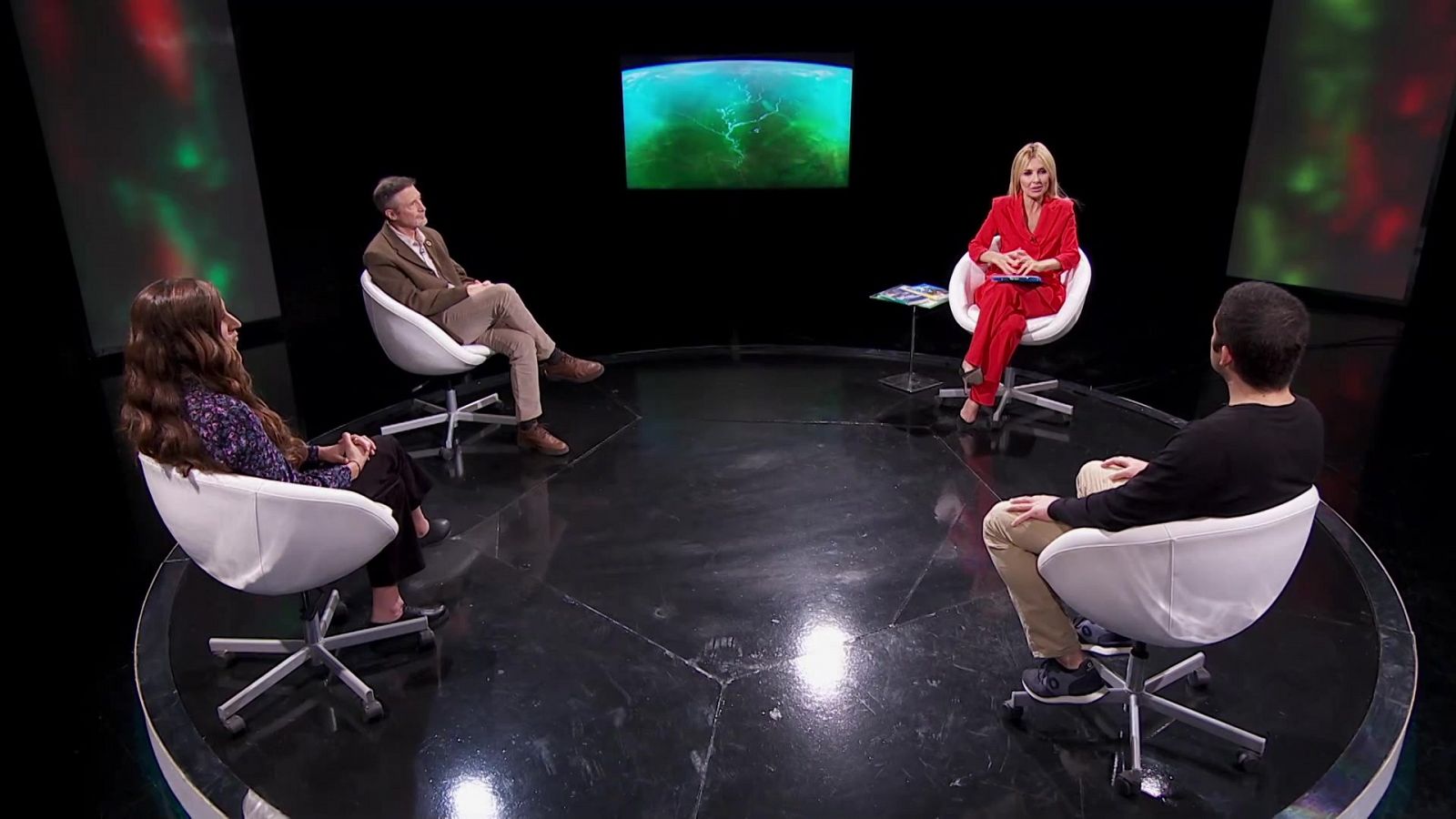 Versión española - Coloquio: ¿Para qué sirve un oso? - ver ahora