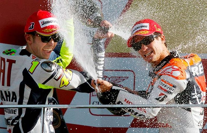 El trigésimo cuarto 'Paddock GP' ha repasado el Gran Premio de la Comunitat Valenciana, que ha puesto fin a la temporada 2009 del Mundial de MotoGP.
