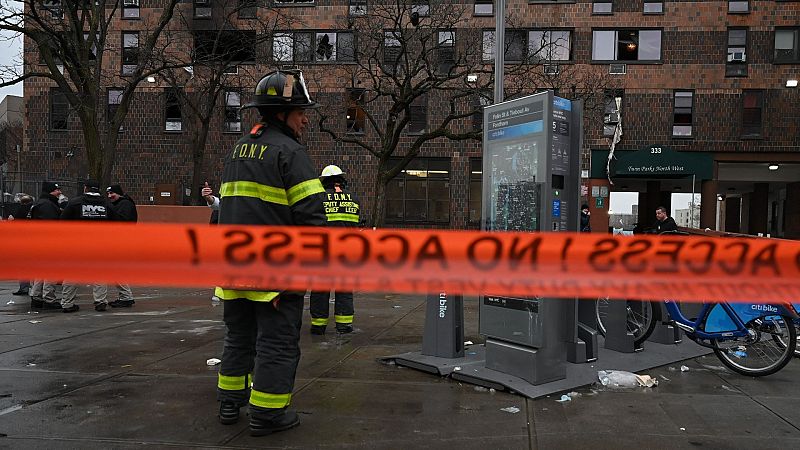 Una estufa eléctrica, posible causa del incendio de Nueva York en el que han muerto 17 personas