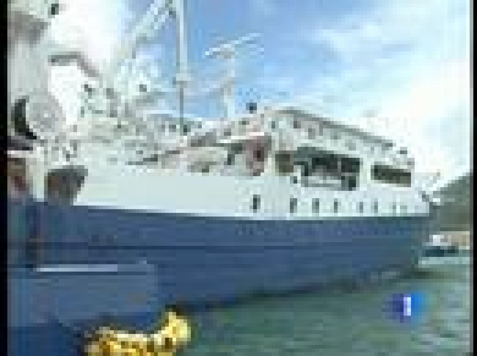 Vuelan hacia Seychelles los 52 primeros agentes de seguridad privada que van a proteger a los atuneros en aguas de Somalia | Ver