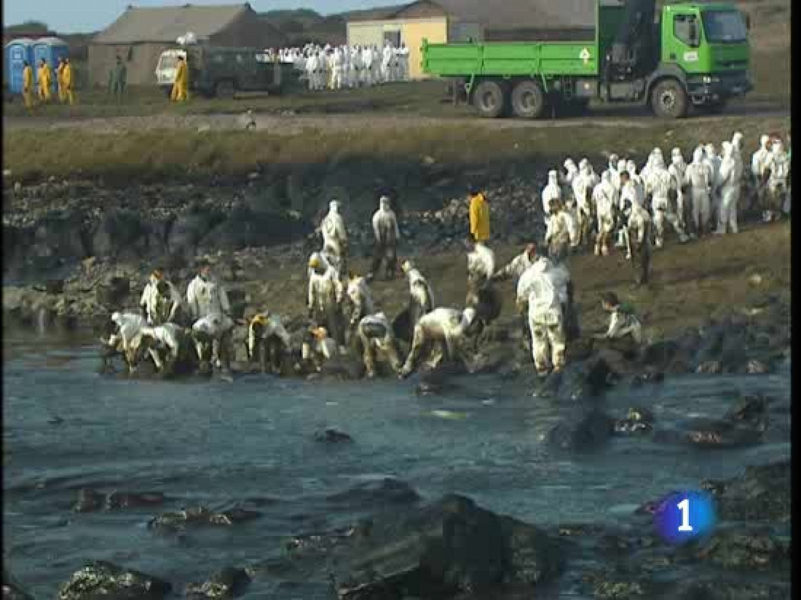 Se cumplen siete años del accidente del Prestige - Ciencia y tecnología en Rtve.es | Ver