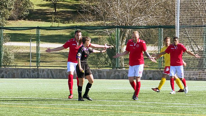 Programa 37: Mujeres de fútbol: entrenadoras, árbitras...