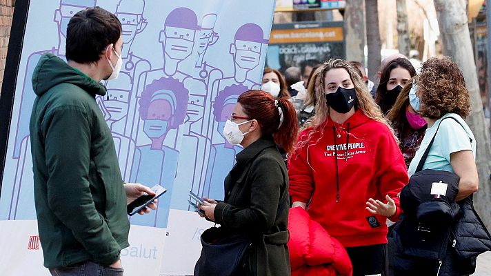 Telediario 1 - Los expertos creen que aún es pronto para tratar la COVID como una enfermedad endémica