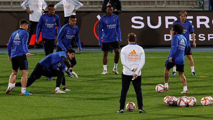 Telediario 1 - El Real Madrid, primer equipo que entrena en Arabia