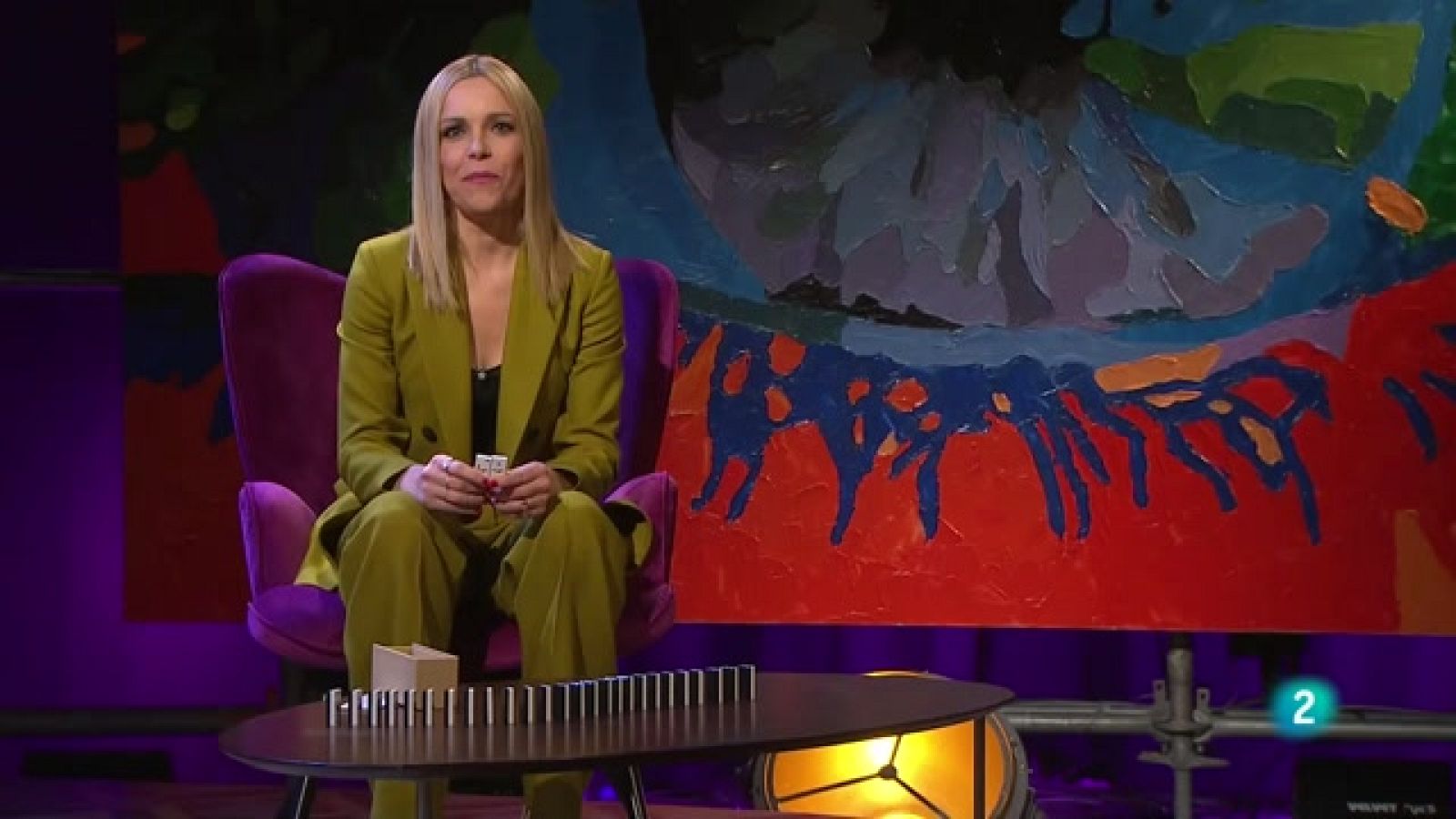 Santi Balmes ens presenta la seva nova novel·la: "Baixaré de la lluna en tirolina". Actuació Nina Blóm amb Parlami Ancora - Veure ara