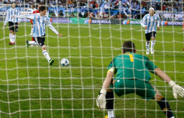  - Messi marca de penalti 1-1