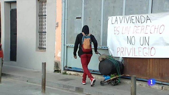 L'Informatiu - Es Mossos han intervingut per fer efectiva l'ordre de desnonament de la nau ocupada