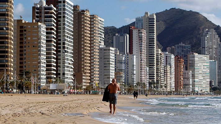 Telediario 1 - El sector turístico mira hacia 2022 con optimismo